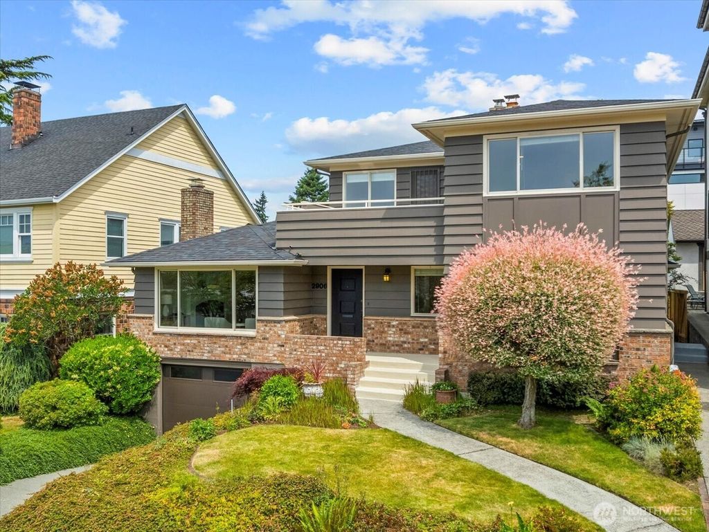 Photo of 2906 W Eaton Street, Seattle, WA 98199 (MLS # 2393749)