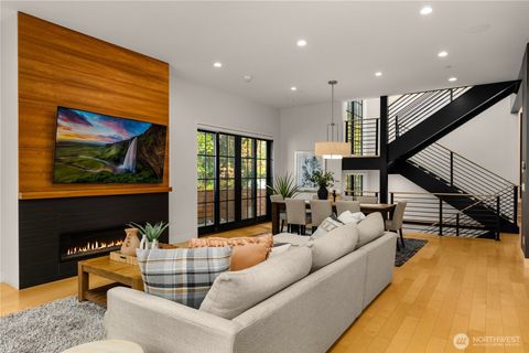 7002 93rd Avenue SE Mercer Island WA 98040