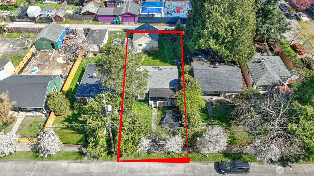 Photo of 8650 10th Avenue SW, Seattle, WA 98106 (MLS # 2505581)