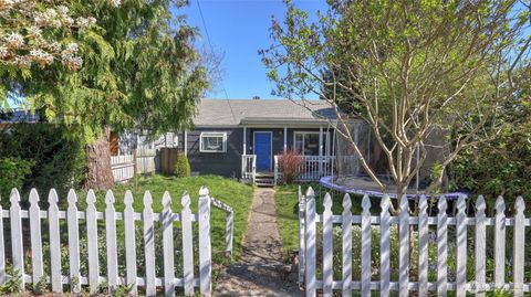 Photo of 8650 10th Avenue SW, Seattle, WA 98106 (MLS # 2505581)