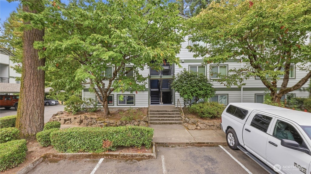 Photo of 220 NE Dogwood Street #B301, Issaquah, WA 98027 (MLS # 2585403)