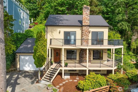 5305 SW Shore Place Seattle WA 98136