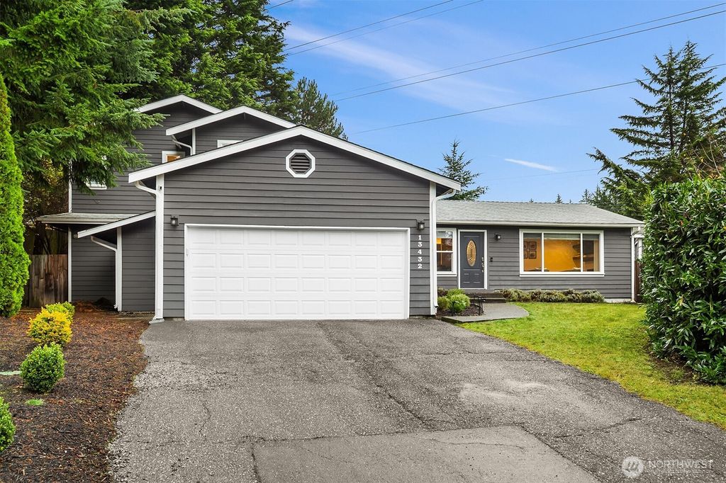 Photo of 13432 123rd Avenue NE, Kirkland, WA 98034 (MLS # 2456525)