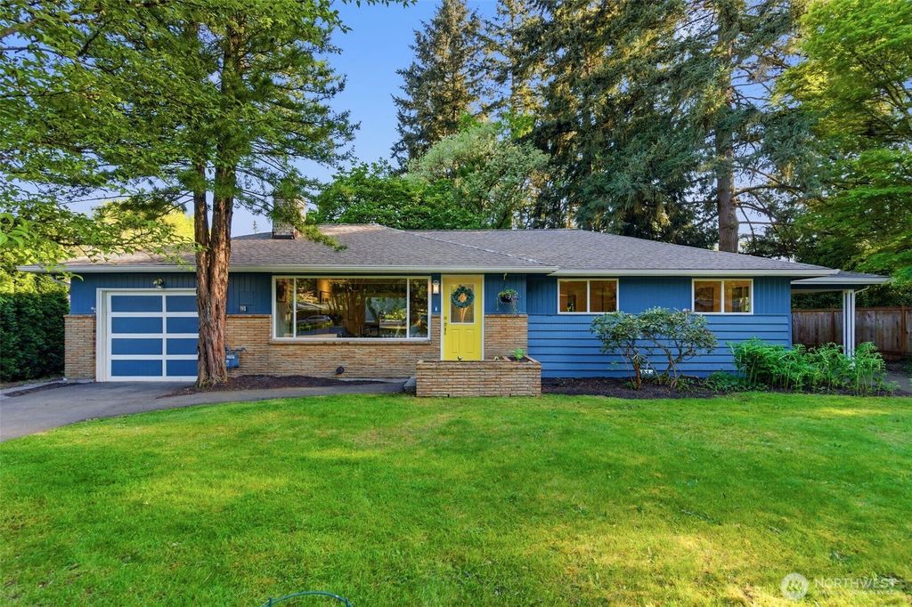 Photo of 6123 NE 185th Street, Kenmore, WA 98028 (MLS # 2519559)
