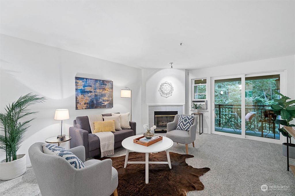 Photo of 250 NW Dogwood Street #D304, Issaquah, WA 98027 (MLS # 2156055)