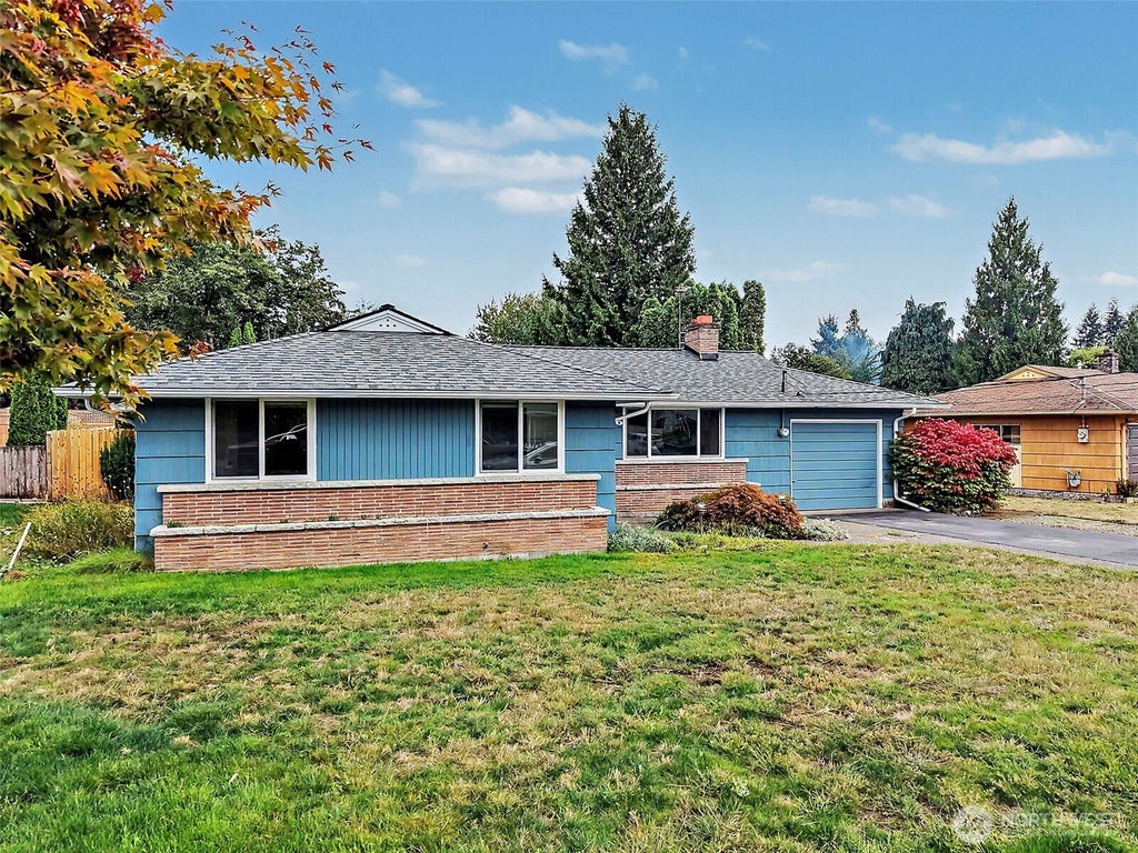 Photo of 1310 24th Street SE, Auburn, WA 98002 (MLS # 2582696)