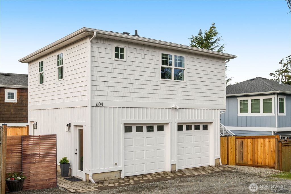 Photo of 604 14th Avenue W, Kirkland, WA 98033 (MLS # 2347680)