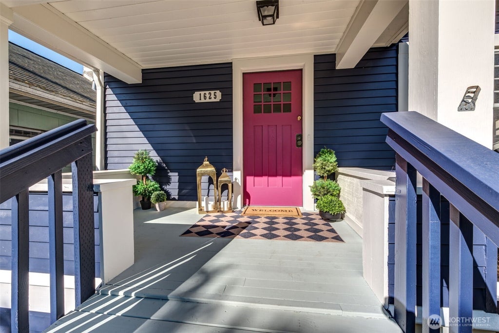 Photo of 1625 3rd Avenue W, Seattle, WA 98119 (MLS # 2579033)