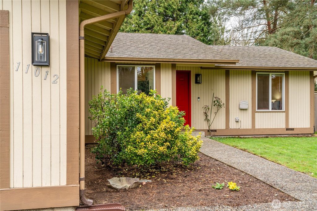 Photo of 11012 NE 149th Street, Bothell, WA 98011 (MLS # 2345354)