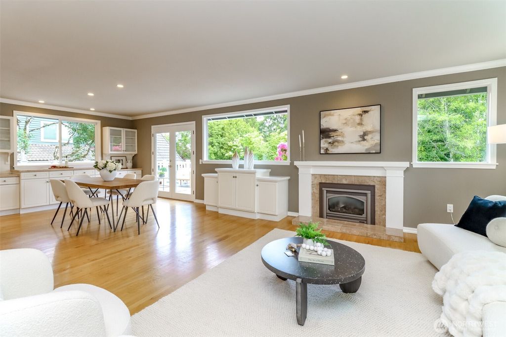 Photo of 11633 132nd Court NE, Redmond, WA 98052 (MLS # 2399120)