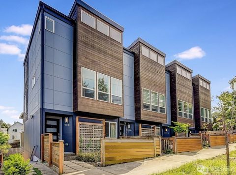 Photo of 911 N 104th Street #A, Seattle, WA 98133 (MLS # 2492696)