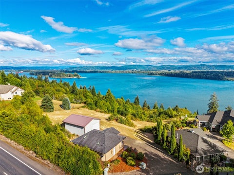 Photo of 1664 E State Route 4, Cathlamet, WA 98612 (MLS # 2578483)