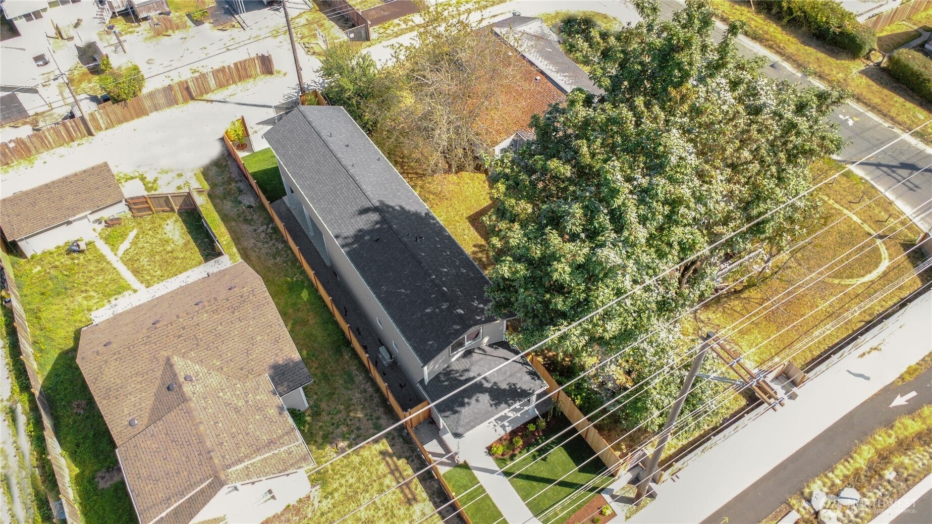 1025 E 64th S