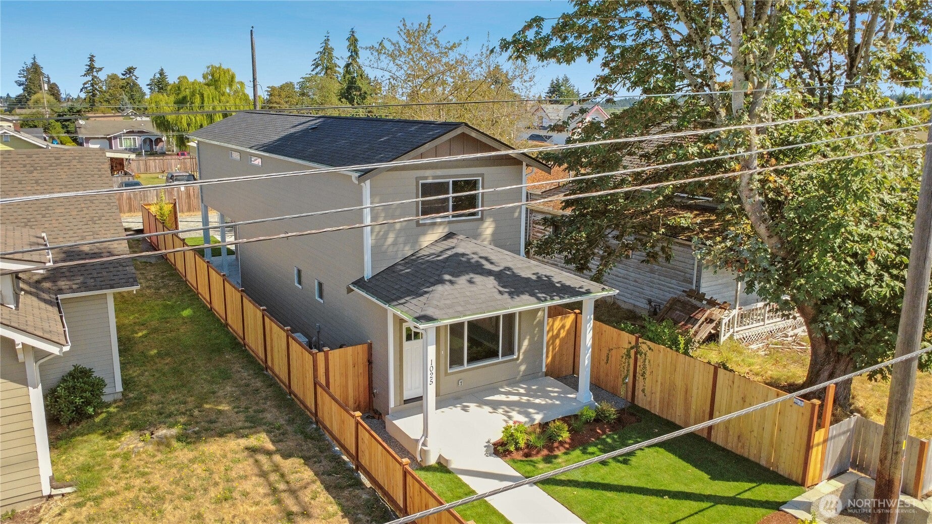 1025 E 64th S