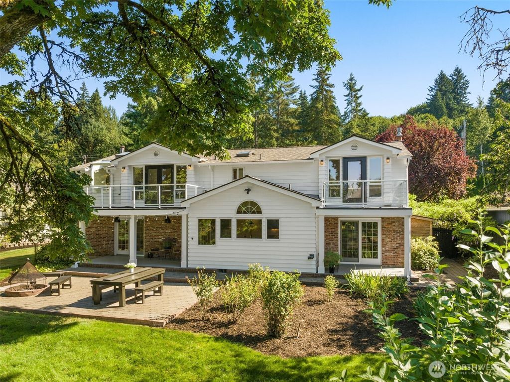 Photo of 11216 E Riverside Drive, Bothell, WA 98011 (MLS # 2423069)