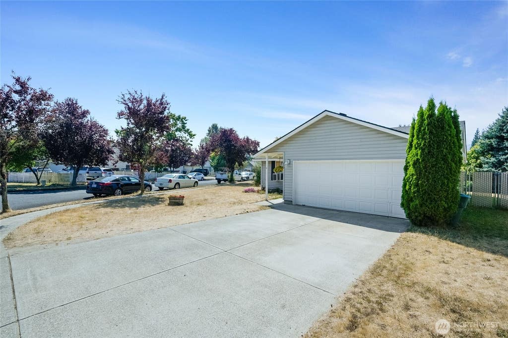Photo of 159 Decatur Drive, Kelso, WA 98626 (MLS # 2568055)