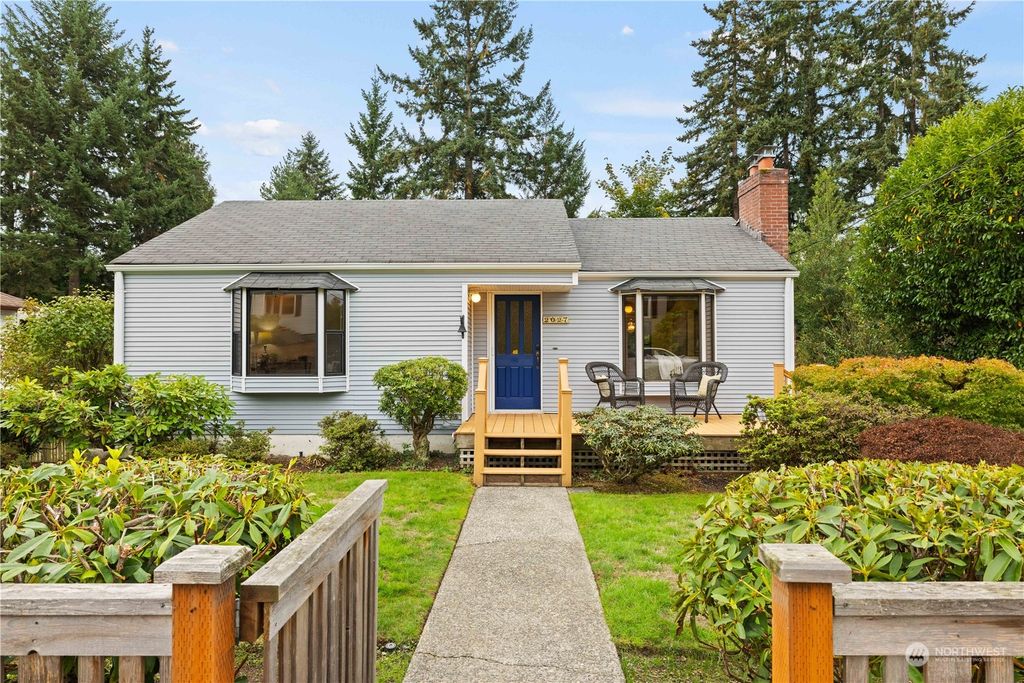 Photo of 2027 NE 103rd Street, Seattle, WA 98125 (MLS # 2174081)