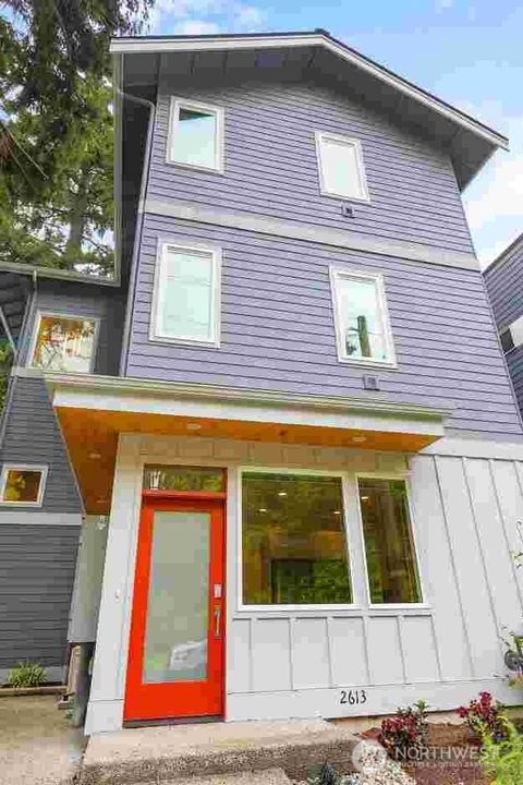 2613 3rd Avenue W Seattle WA 98119