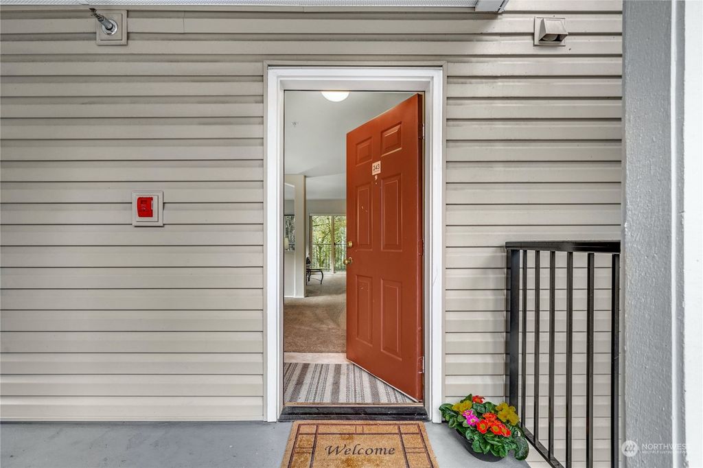 Photo of 5000 NW Village Park Drive #H243, Issaquah, WA 98027 (MLS # 2033979)