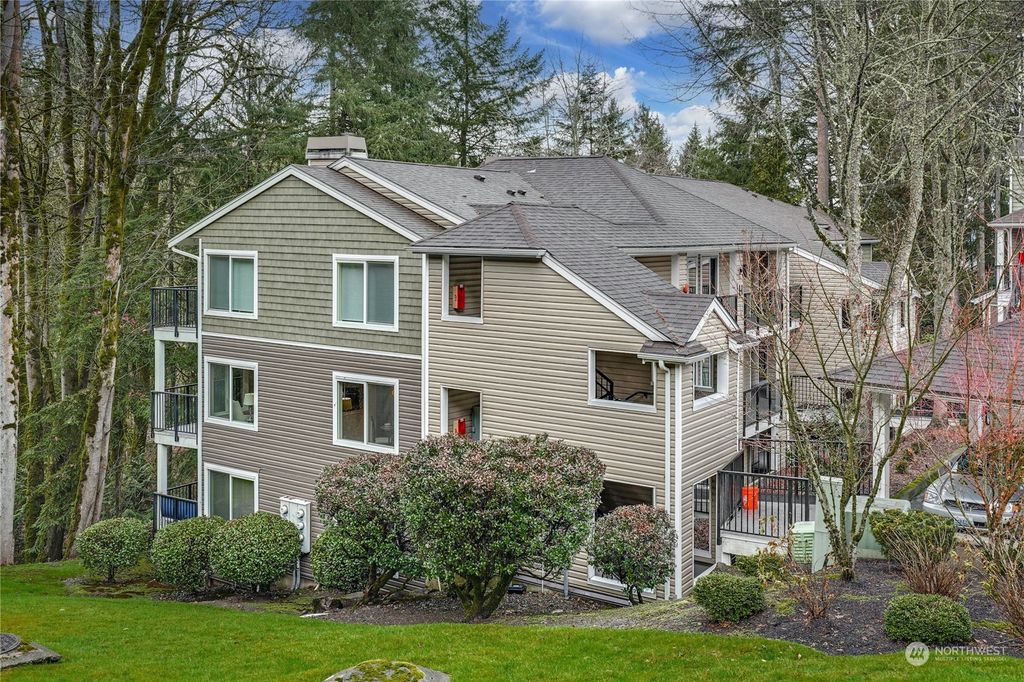 Photo of 5000 NW Village Park Drive #H243, Issaquah, WA 98027 (MLS # 2033979)