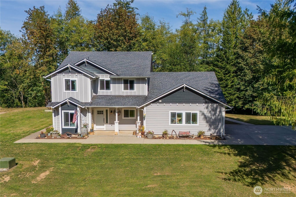 Photo of 135 Salmon Run Lane, Onalaska, WA 98570 (MLS # 2581457)