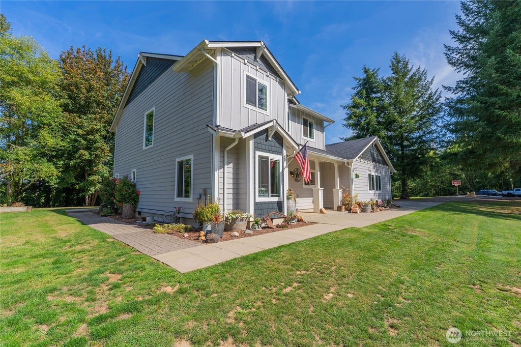 Photo of 135 Salmon Run Lane, Onalaska, WA 98570 (MLS # 2581457)