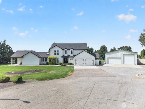 Photo of 3803 Alderlake Court CT, West Richland, WA 99353 (MLS # 2562868)
