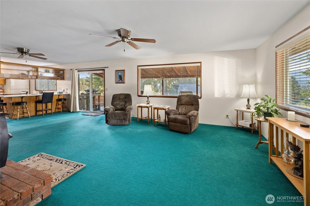 Photo of 115 W Sixth Street, Cle Elum, WA 98922 (MLS # 2486609)