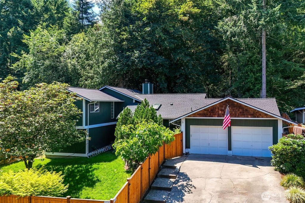 Photo of 7629 Oak Park Drive NW, Bremerton, WA 98311 (MLS # 2557192)