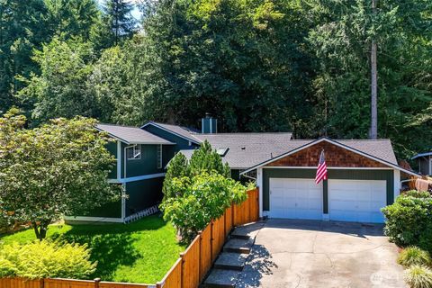 Photo of 7629 Oak Park Drive NW, Bremerton, WA 98311 (MLS # 2557192)