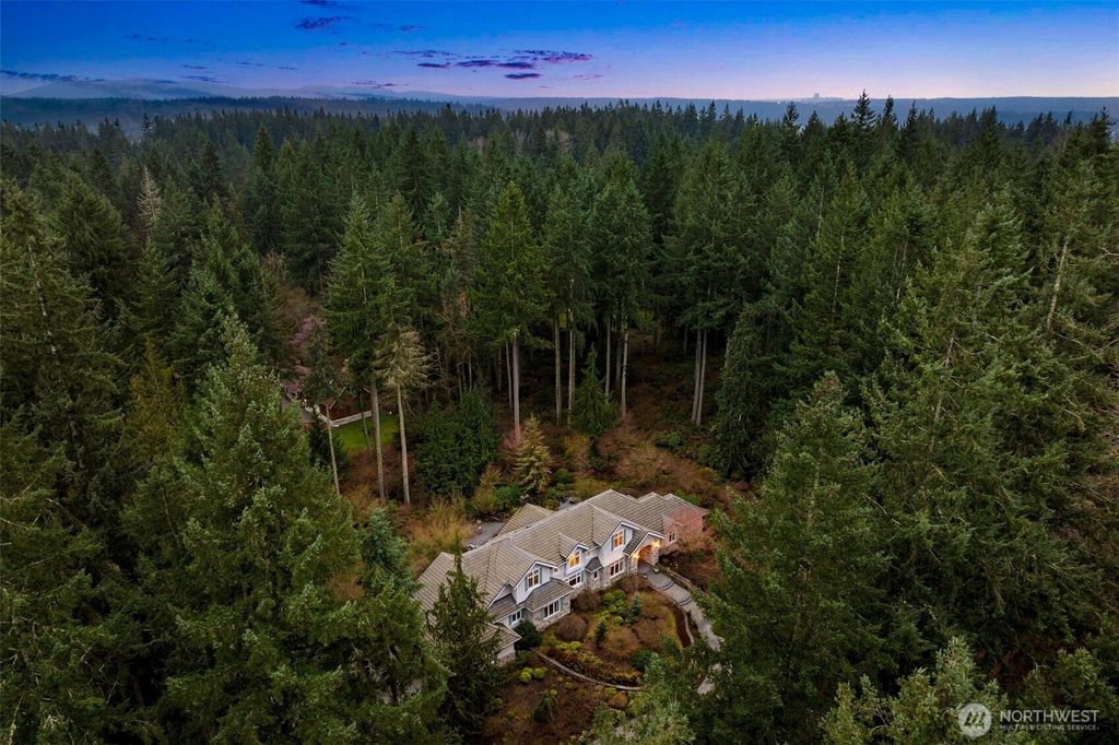 Photo of 22025 NE 82nd Place, Redmond, WA 98053 (MLS # 2490711)