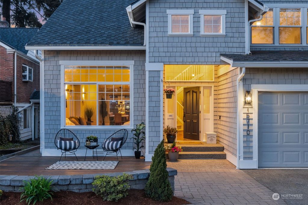 Photo of 15710 124th Avenue NE, Woodinville, WA 98072 (MLS # 2224445)