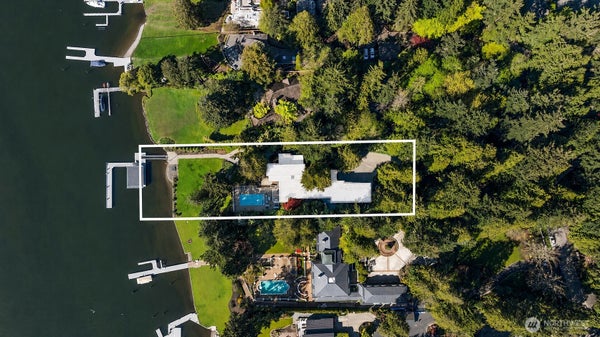 3445 HUNTS POINT RD, HUNTS POINT, WA 98004 - Image aa539f0c07be1c92e3871fb7311f12da/1470499167