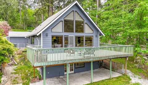 Photo of 40420 Ski Park Rd RD E, Eatonville, WA 98328 (MLS # 2517616)