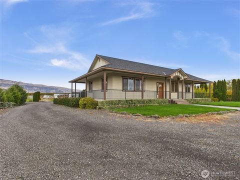 Photo of 650 S Van Well Avenue, East Wenatchee, WA 98802 (MLS # 2452669)