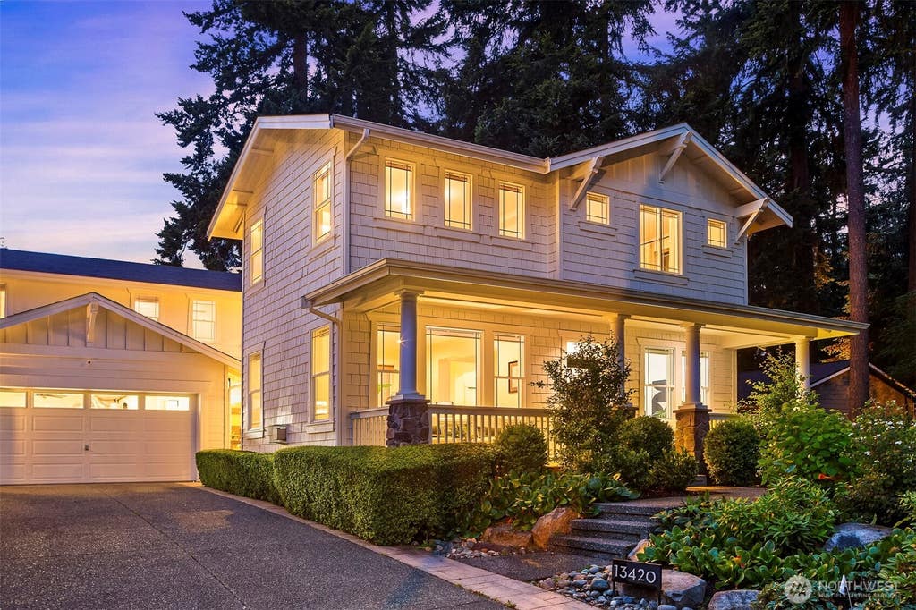 Photo of 13420 NE 83rd Street, Redmond, WA 98052 (MLS # 2536986)