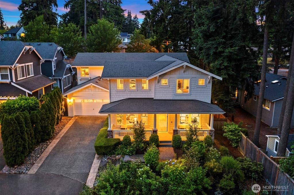 Photo of 13420 NE 83rd Street, Redmond, WA 98052 (MLS # 2536986)