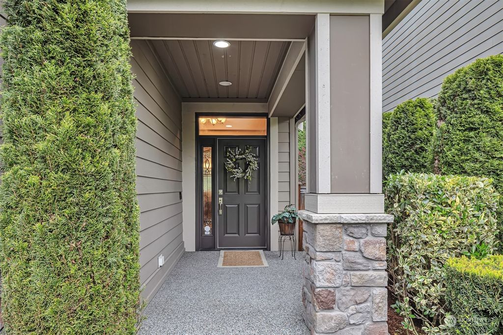 Photo of 370 218th Place SE, Sammamish, WA 98074 (MLS # 2262231)