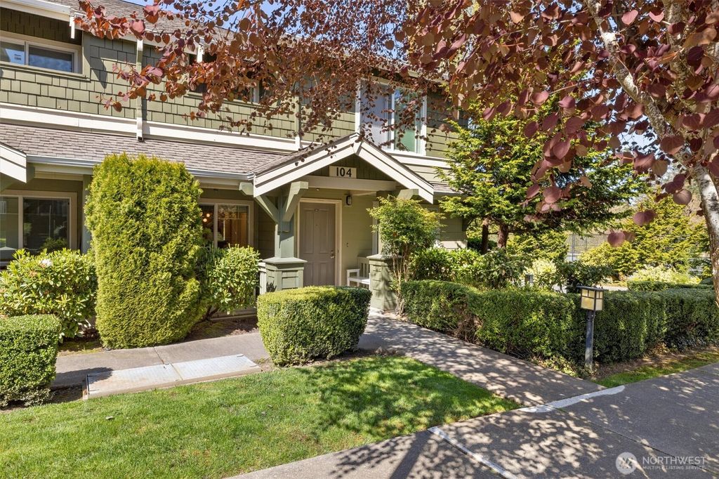 Photo of 1981 24th Avenue NE #104, Issaquah, WA 98029 (MLS # 2358364)