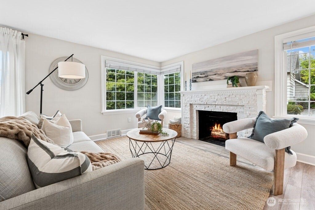 Photo of 4431 SW Kenyon Place, Seattle, WA 98136 (MLS # 2432331)
