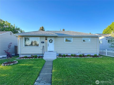 Photo of 611 E Joseph Avenue, Spokane, WA 99208 (MLS # 2507845)