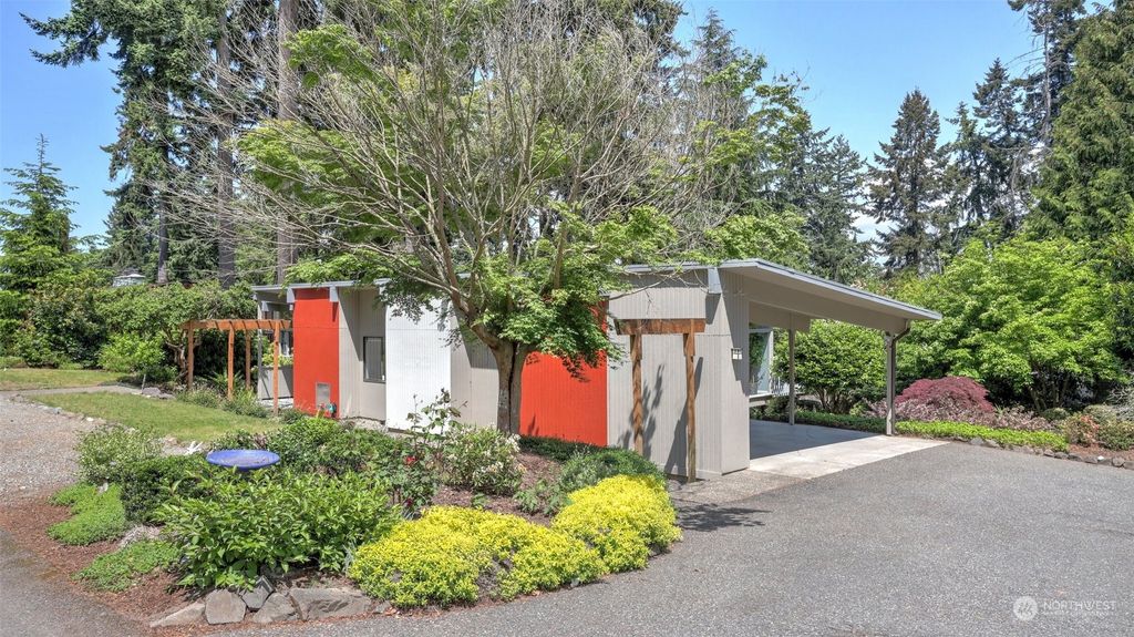 Photo of 29618 11th Place S, Federal Way, WA 98003 (MLS # 2076276)