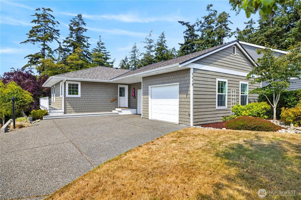 Photo of 2618 Washington Boulevard, Anacortes, WA 98221 (MLS # 2570338)