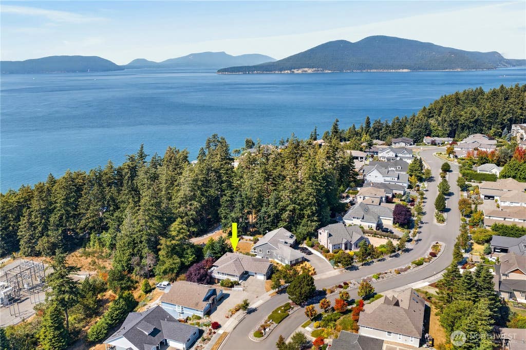 Photo of 2618 Washington Boulevard, Anacortes, WA 98221 (MLS # 2570338)