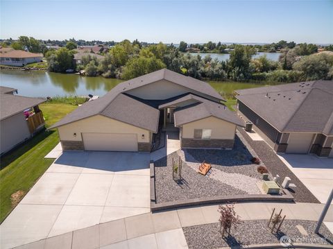 Photo of 3435 W Blue Heron Lane, Moses Lake, WA 98837 (MLS # 2410646)