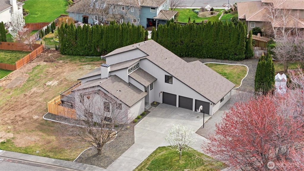 Photo of 4001 S Olson Pl Pl, Kennewick, WA 99337 (MLS # 2500290)