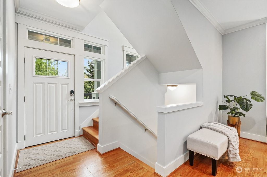 Photo of 11418 99th Place NE, Kirkland, WA 98033 (MLS # 2219705)