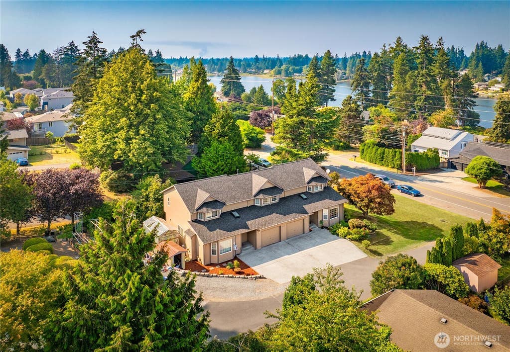 Photo of 3618 SHELBY ROAD RD, Lynnwood, WA 98087 (MLS # 2566134)