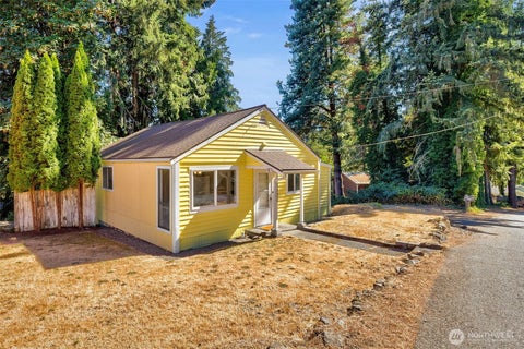 Photo of 1121 Lower Marine Drive, Bremerton, WA 98312 (MLS # 2573762)