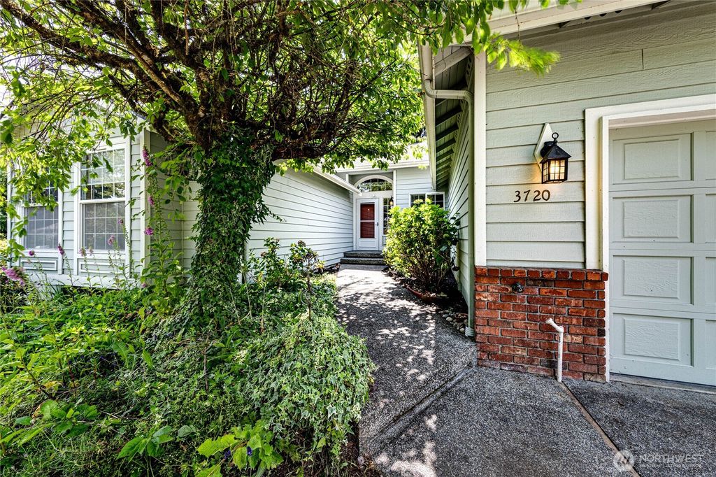 Photo of 3720 176th Place SW, Lynnwood, WA 98037 (MLS # 2396189)